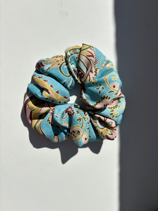 Scrunchie eleganti – stampe floreali
