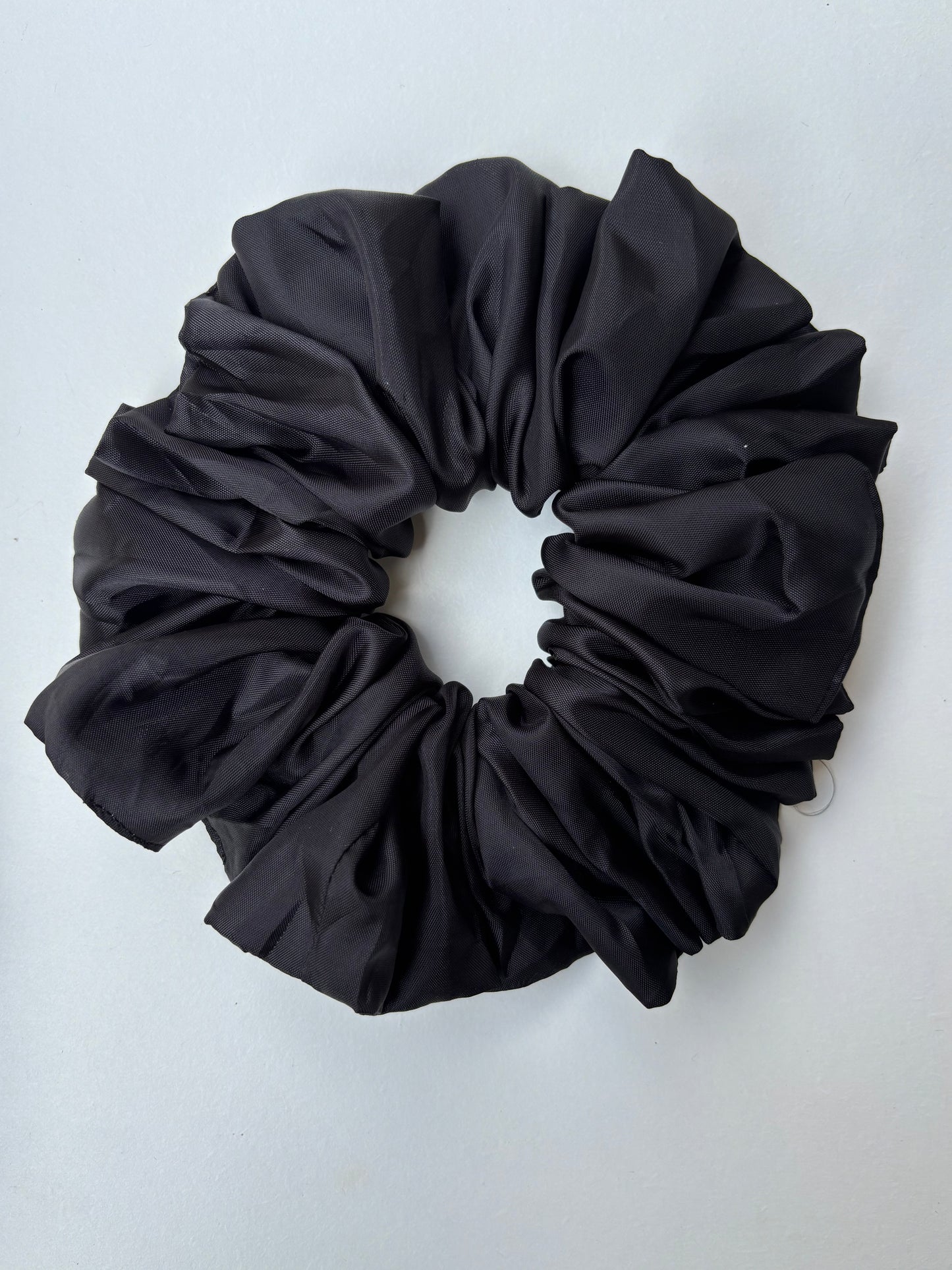 Scrunchies in raso nero