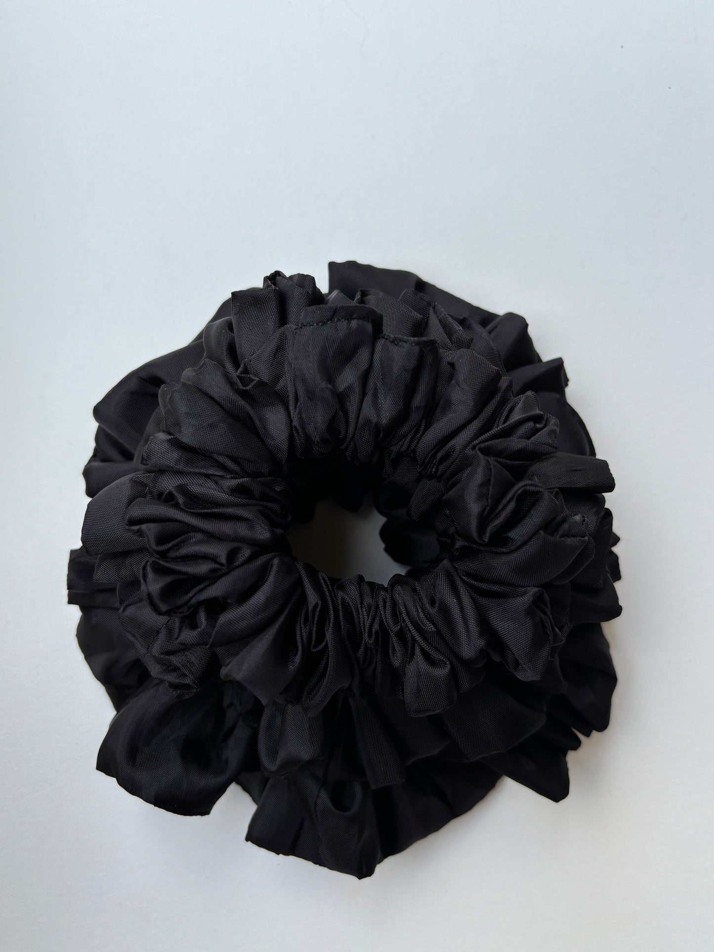 Scrunchies in raso nero