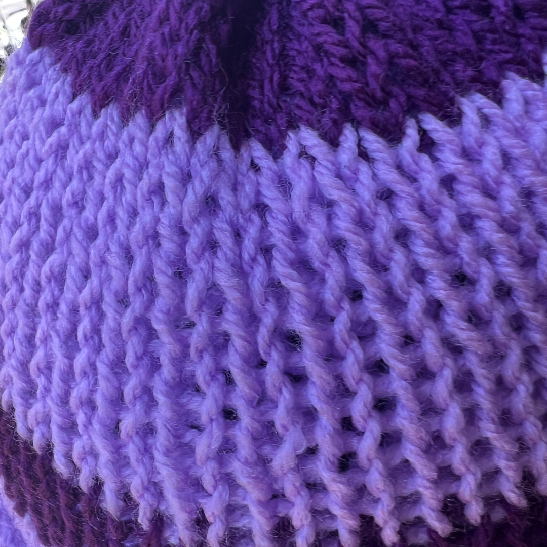 “Berretto a Maglia Reversibile –Lavanda Chiaro e Scuro”